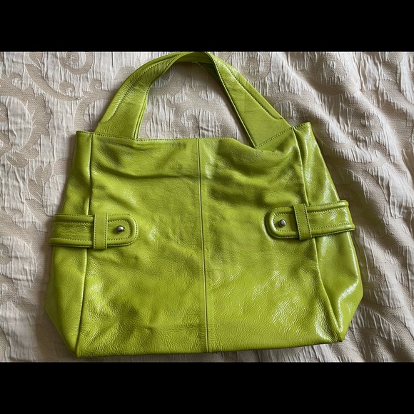 Beautiful lime green purse! - Picture 2 of 3